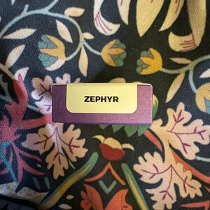 Urban Decay single shadow in Zephyr